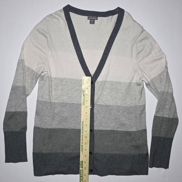 Eddie Bauer Womens Gray and White Striped Cardigan Sweater Size Large - Picture 11 of 12